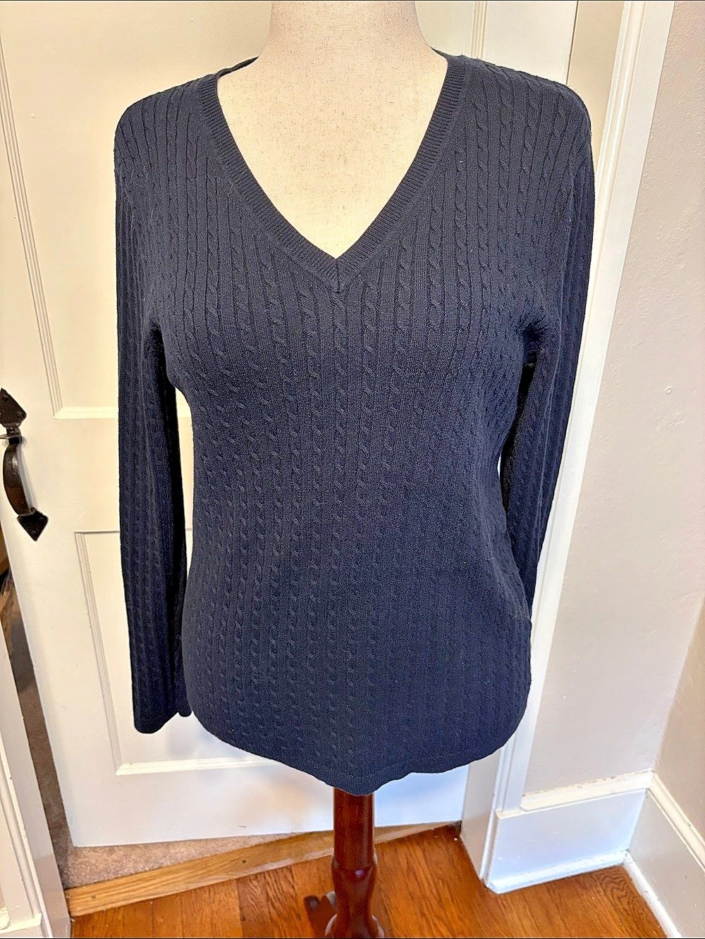 Tommy Hilfiger Cable Knit V-Neck Navy Blue Large Like New